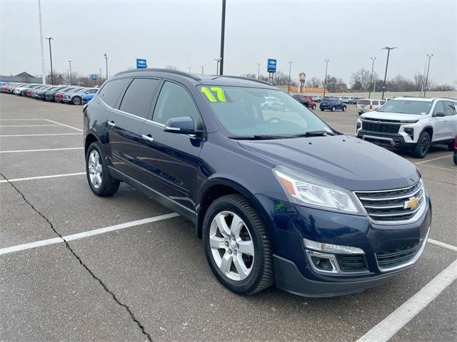 2017 Chevrolet Traverse LT FWD photo