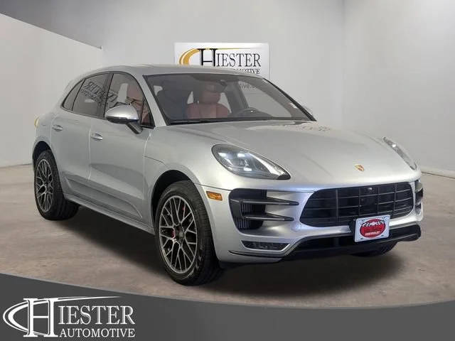 2017 Porsche Macan Turbo AWD photo