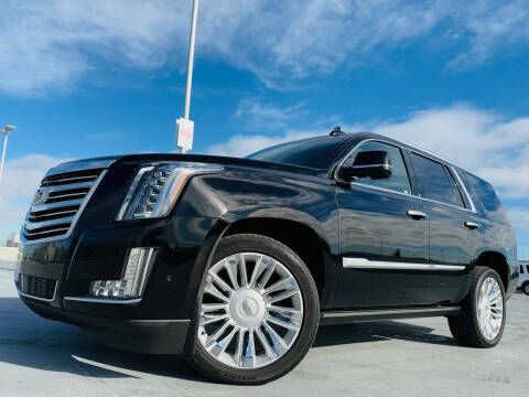 2017 Cadillac Escalade Platinum 4WD photo