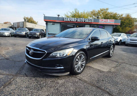 2017 Buick LaCrosse Essence FWD photo