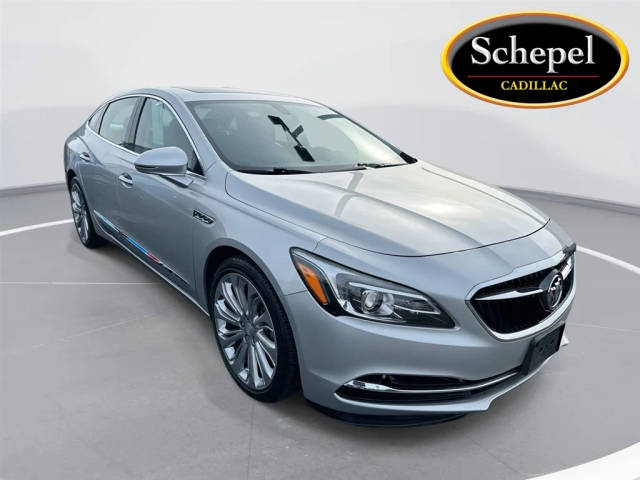2017 Buick LaCrosse Essence FWD photo