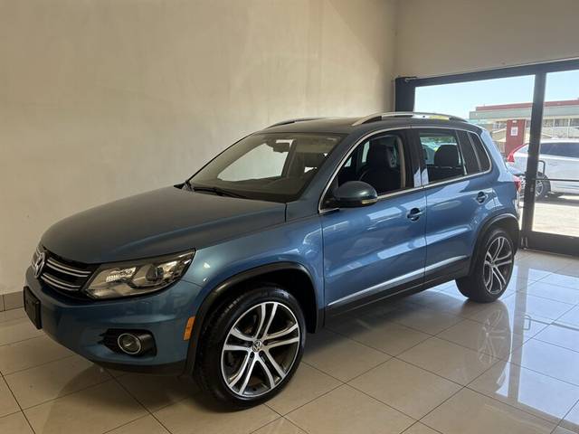 2017 Volkswagen Tiguan SEL FWD photo
