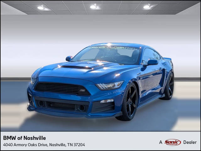 2017 Ford Mustang V6 RWD photo