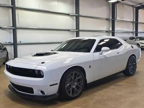 2017 Dodge Challenger 392 Hemi Scat Pack Shaker RWD photo