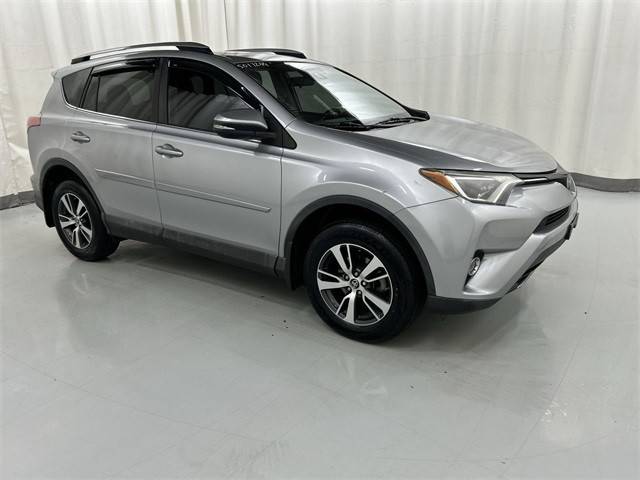 2017 Toyota RAV4 XLE AWD photo