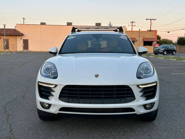 2017 Porsche Macan AWD photo