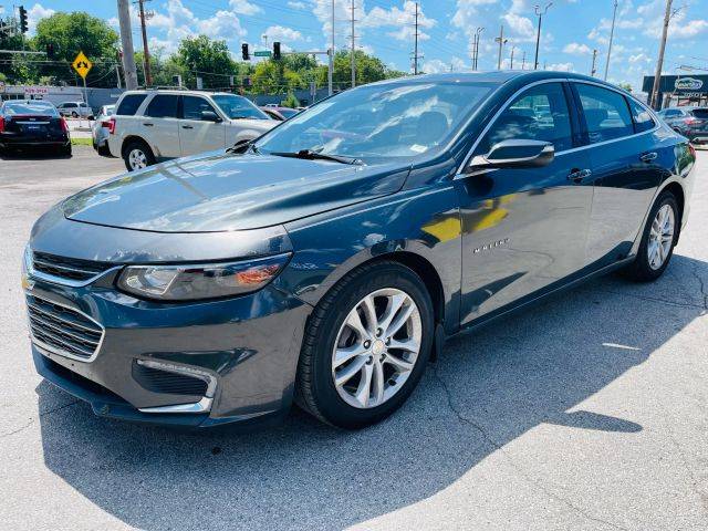 2017 Chevrolet Malibu LT FWD photo