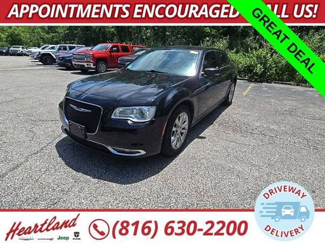 2017 Chrysler 300 Limited AWD photo