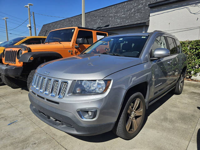 2017 Jeep Compass Latitude FWD photo