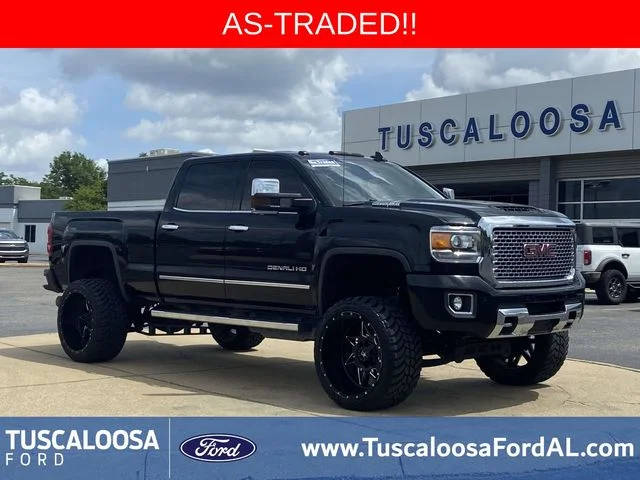 2017 GMC Sierra 2500HD Denali 4WD photo