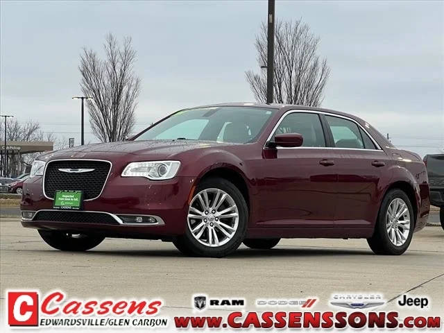 2017 Chrysler 300 Limited RWD photo