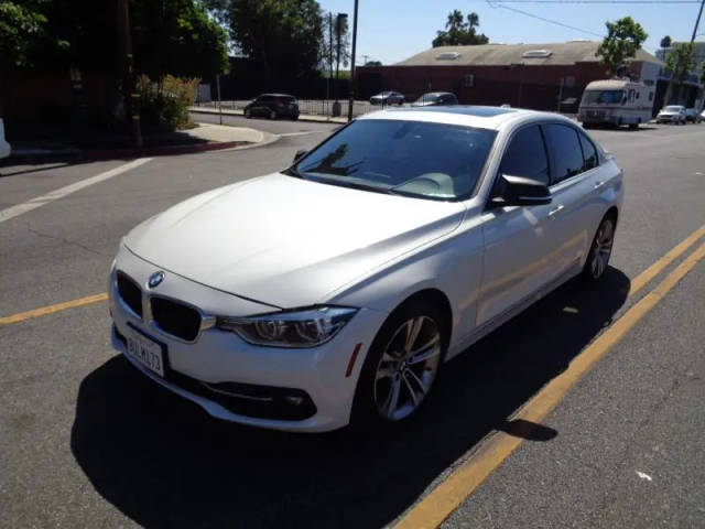 2017 BMW 3 Series 330i RWD photo