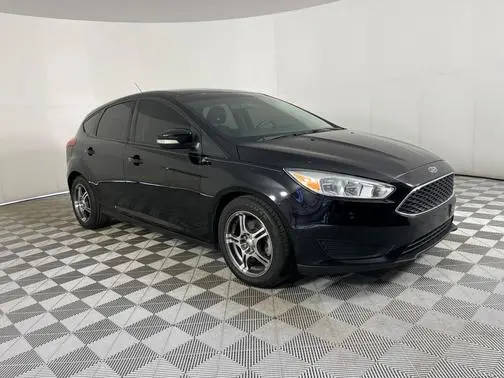 2017 Ford Focus SE FWD photo