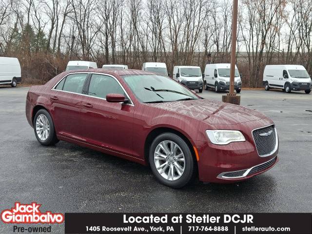 2017 Chrysler 300 Limited RWD photo