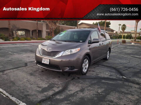 2017 Toyota Sienna LE FWD photo