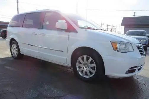 2016 Chrysler Town and Country Touring FWD photo