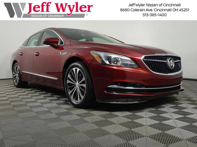 2017 Buick LaCrosse Essence FWD photo