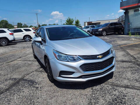 2017 Chevrolet Cruze LS FWD photo