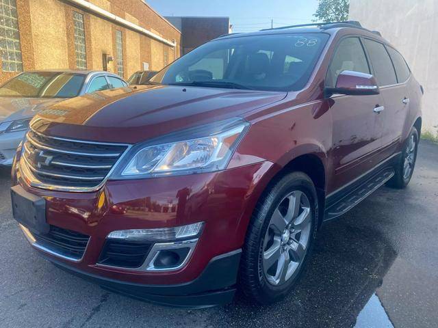 2017 Chevrolet Traverse LT FWD photo