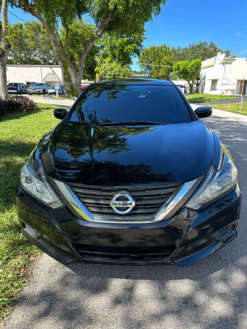 2017 Nissan Altima 2.5 SR FWD photo