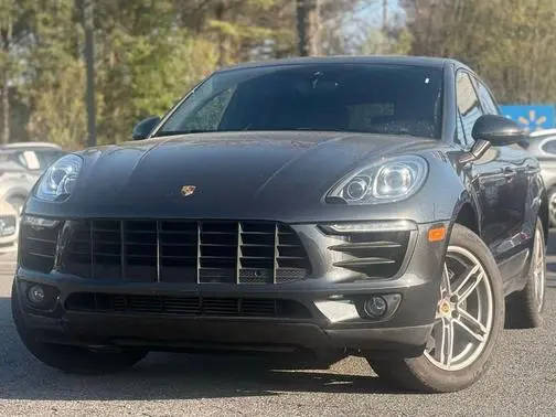 2017 Porsche Macan AWD photo
