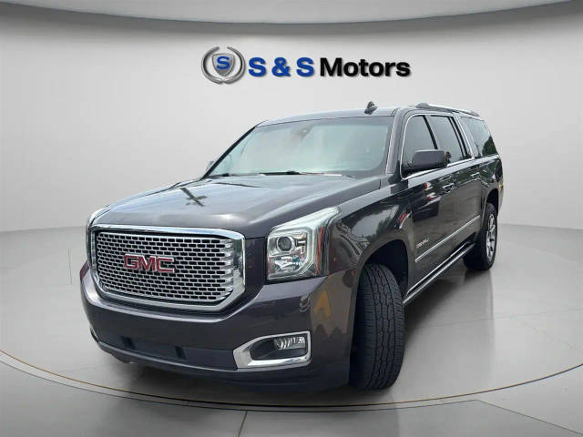 2017 GMC Yukon XL Denali RWD photo