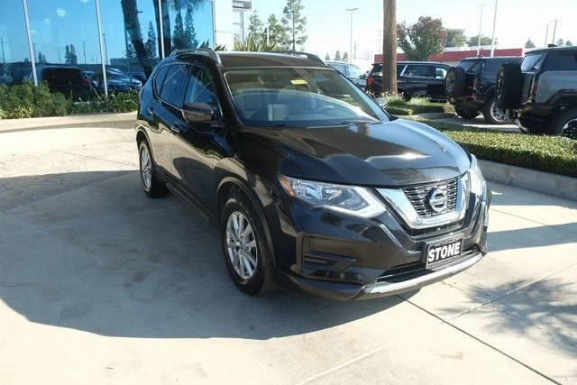 2017 Nissan Rogue SV FWD photo