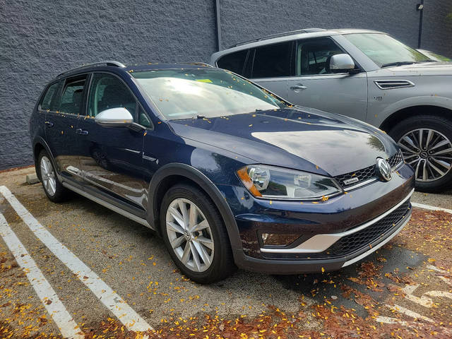 2017 Volkswagen Golf Alltrack SE AWD photo