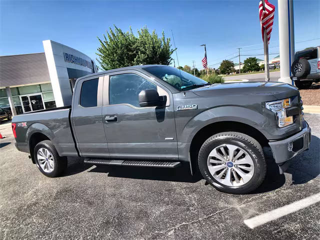 2017 Ford F-150 XL 4WD photo