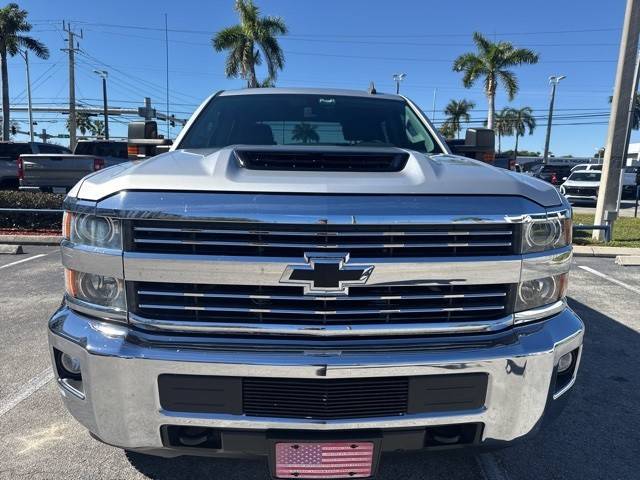 2017 Chevrolet Silverado 2500HD LT 4WD photo