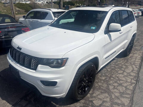 2017 Jeep Grand Cherokee Altitude 4WD photo