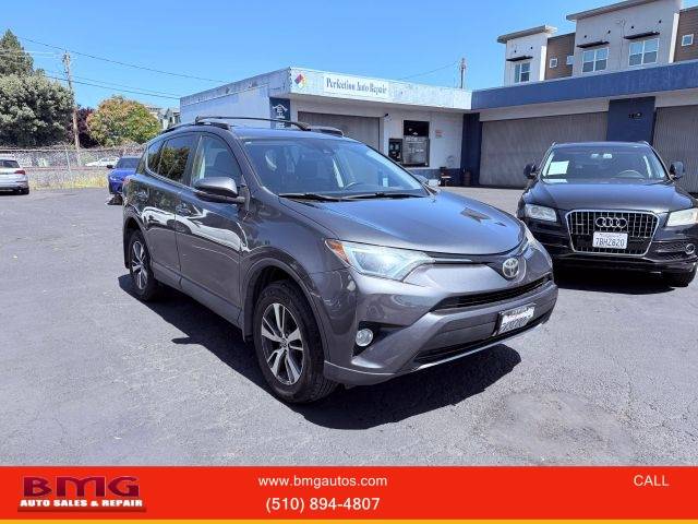2017 Toyota RAV4 XLE AWD photo