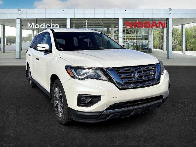 2017 Nissan Pathfinder SV FWD photo