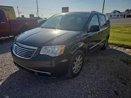 2016 Chrysler Town and Country Touring FWD photo