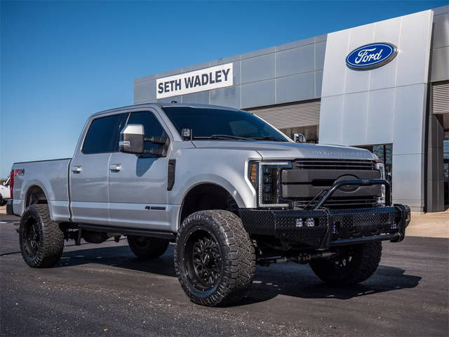 2017 Ford F-250 Super Duty Lariat 4WD photo