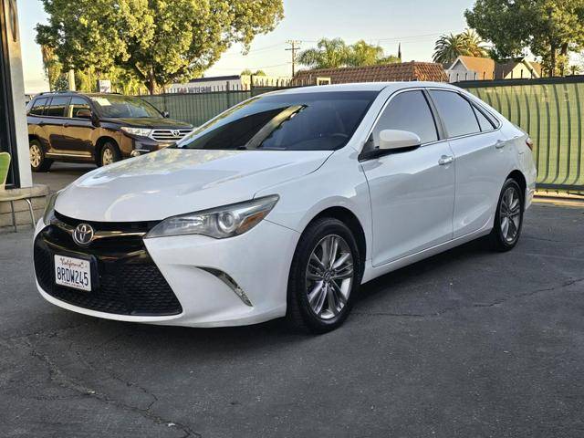 2017 Toyota Camry SE FWD photo