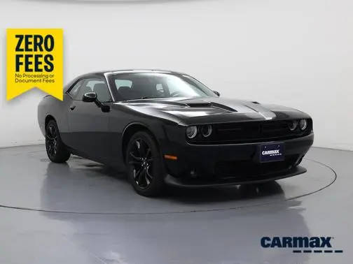 2017 Dodge Challenger SXT RWD photo