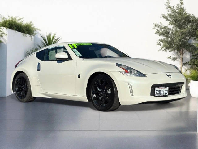 2017 Nissan 370Z  RWD photo