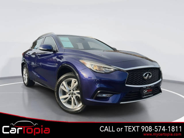 2017 Infiniti QX30 Premium FWD photo