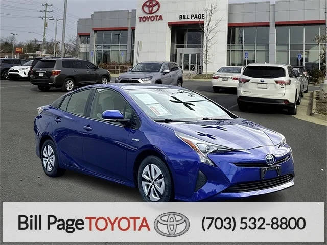 2017 Toyota Prius Three FWD photo