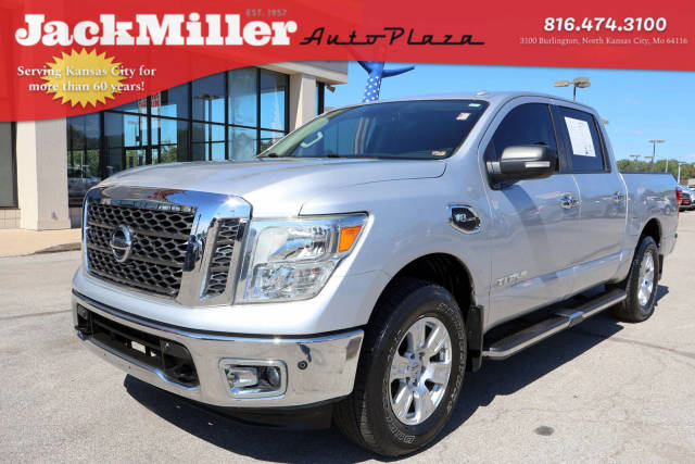 2017 Nissan Titan SV 4WD photo