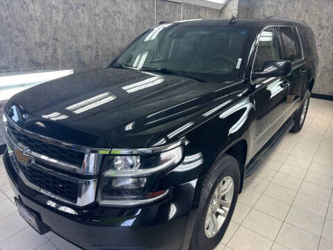 2016 Chevrolet Suburban LT 4WD photo