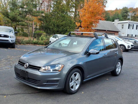 2017 Volkswagen Golf S FWD photo