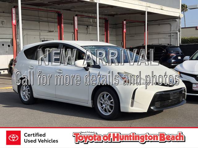 2017 Toyota Prius v Four FWD photo