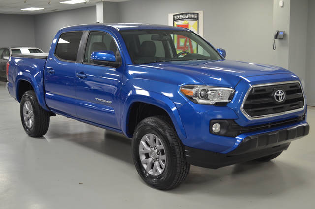 2017 Toyota Tacoma SR5 4WD photo