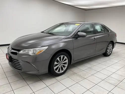 2017 Toyota Camry XLE FWD photo