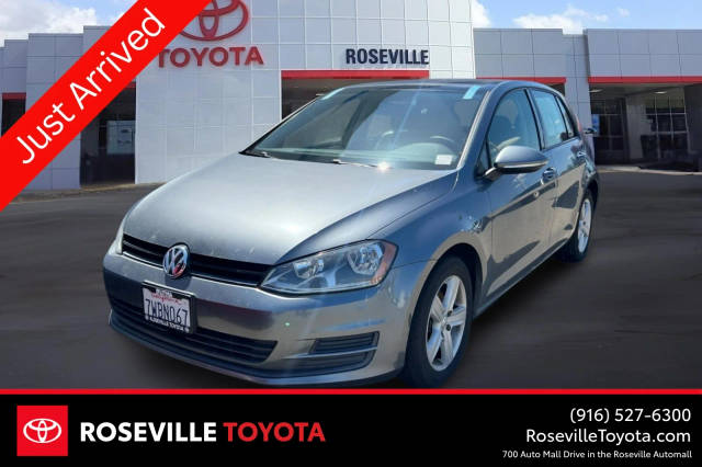 2017 Volkswagen Golf Wolfsburg Edition FWD photo