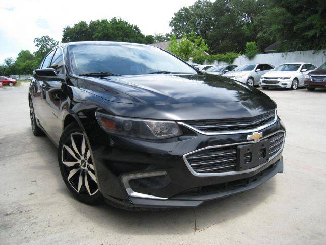 2017 Chevrolet Malibu LT FWD photo