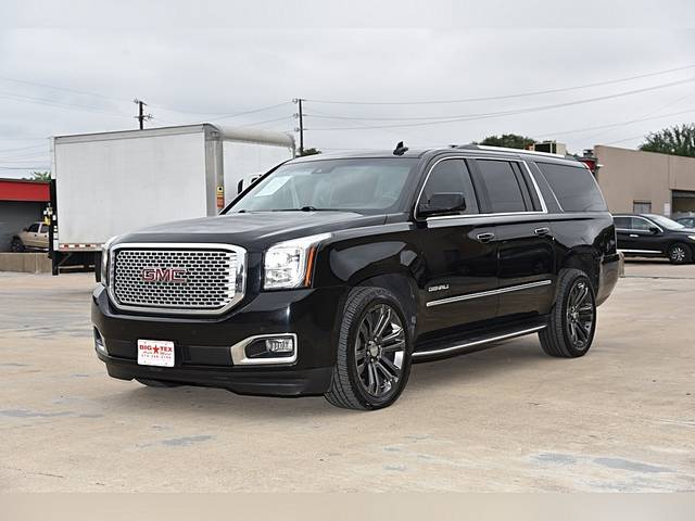 2017 GMC Yukon XL Denali 4WD photo