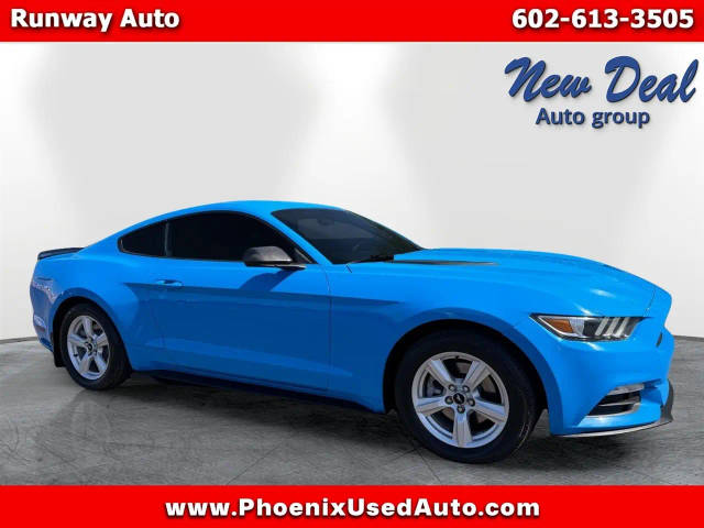 2017 Ford Mustang V6 RWD photo